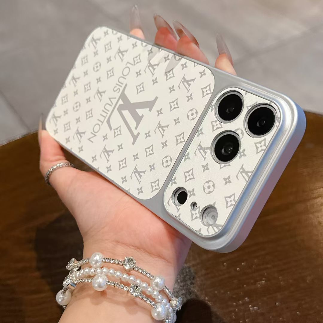Louis Vuitton Monogram iPhone 18 Pro Case – Luxury Designer Cover