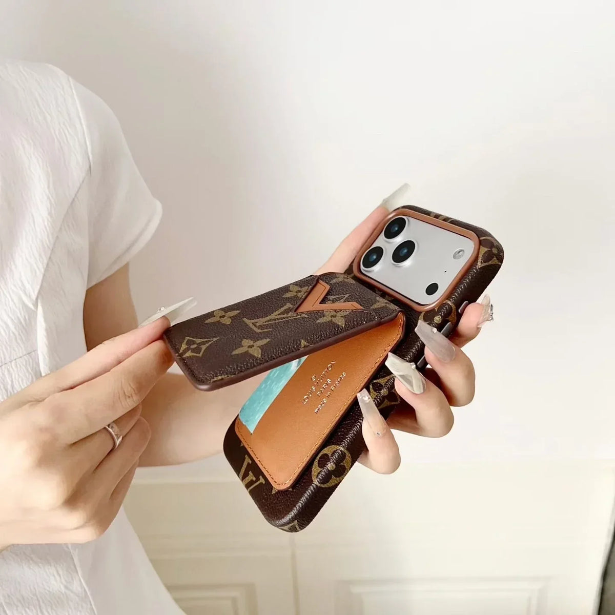 Gucci iPhone 18 Pro Case with Cardholder – Beige GG Monogram Leather