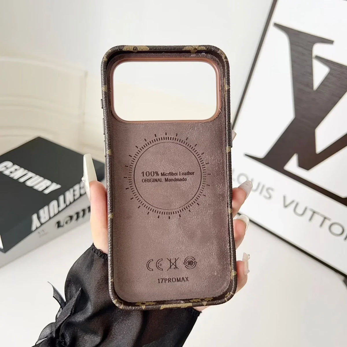 Gucci iPhone 18 Pro Case with Cardholder – Beige GG Monogram Leather