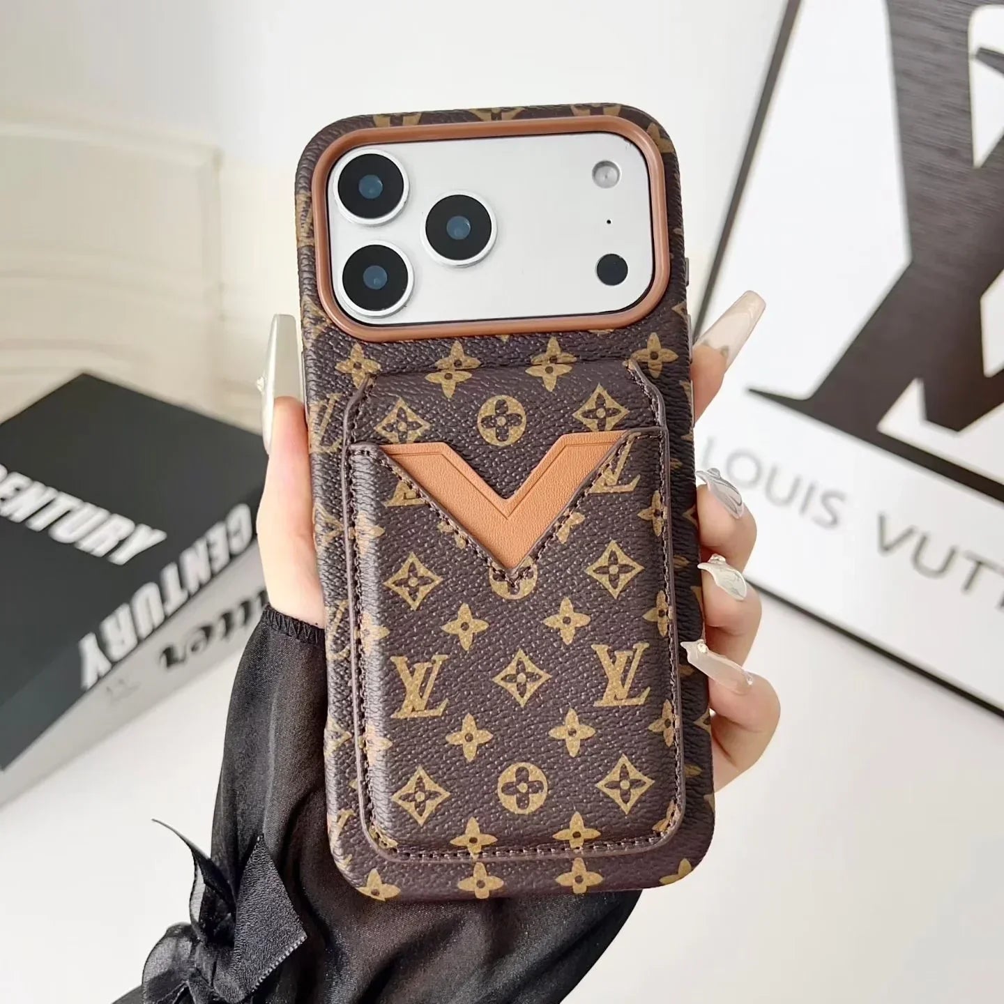 Gucci iPhone 18 Pro Case with Cardholder – Beige GG Monogram Leather