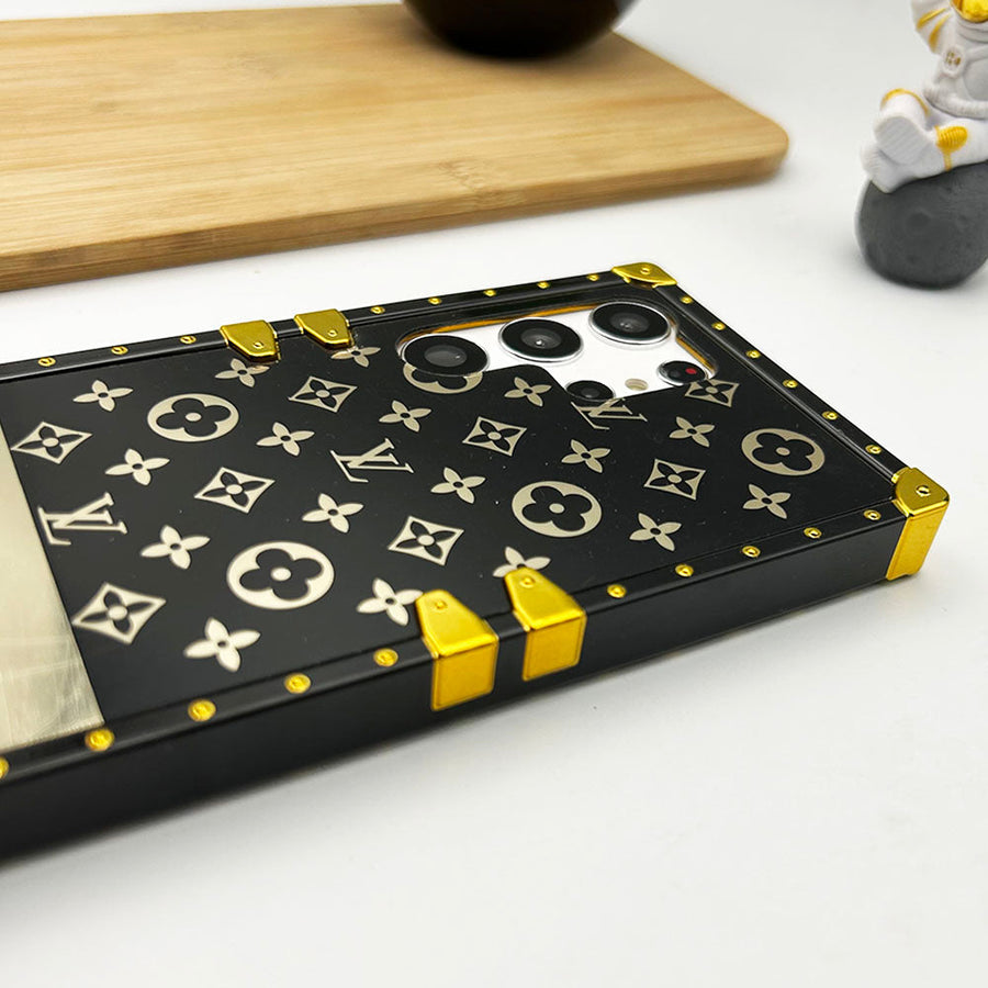 Louis Vuitton Trunk Chain Samsung Galaxy S26 Case – Luxury Designer Cover