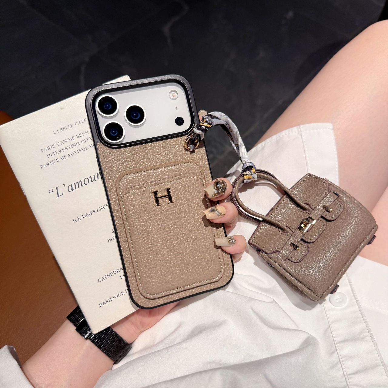 Hermes iPhone 17 Pro Max Case with AirPods Cover – Luxury Leather Designer Set Black