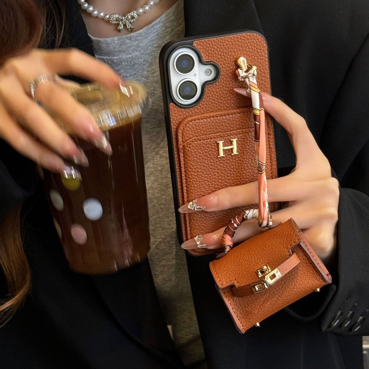 Hermes iPhone 17 Pro Max Case with AirPods Cover – Luxury Leather Designer Set Black