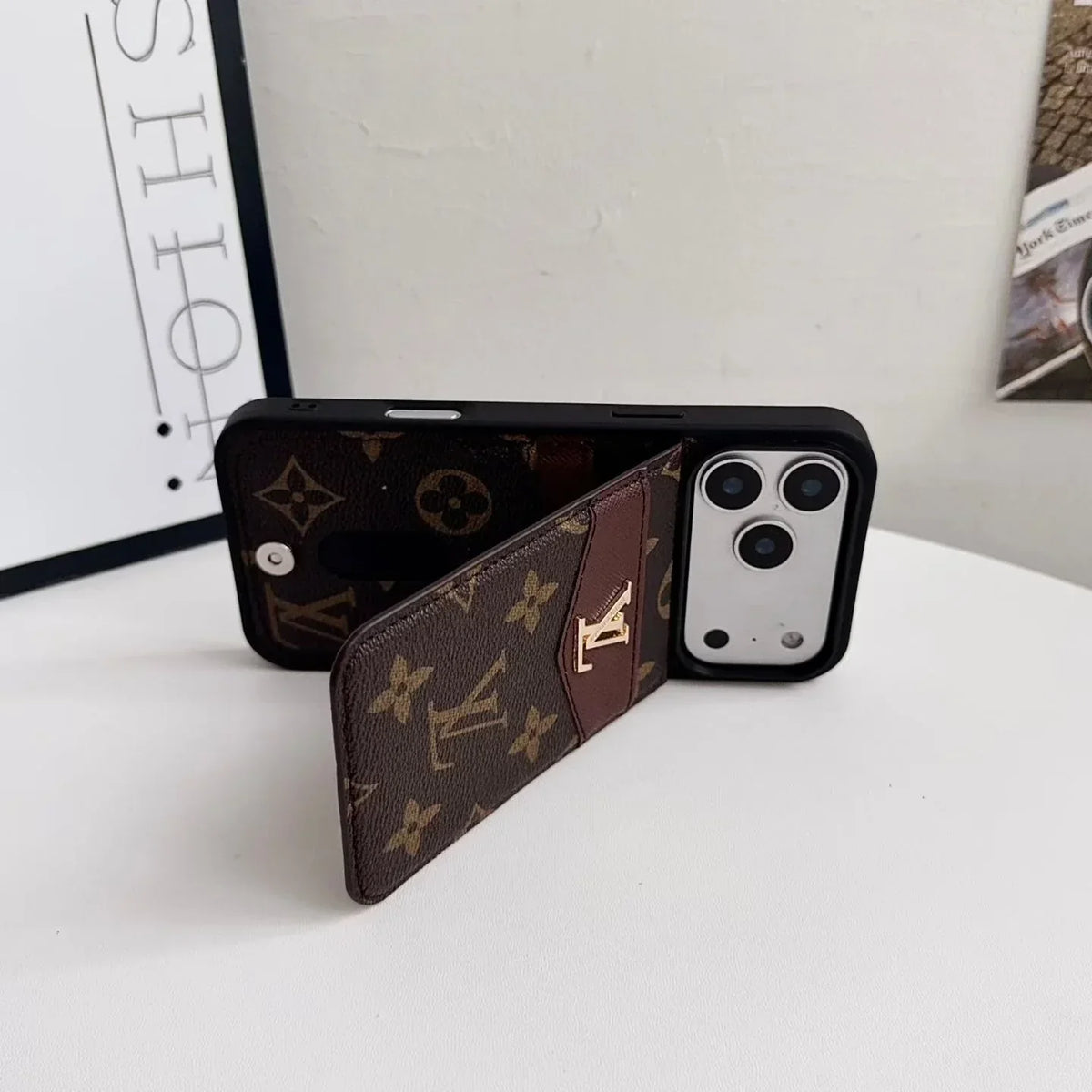 Gucci iPhone 18 Pro Case with Card Holder – Classic Monogram Leather