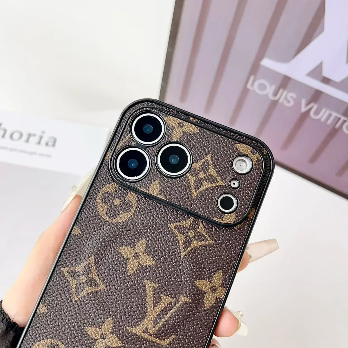 Louis Vuitton iPhone 17 Pro Max Case MagSafe – Classic Monogram Leather Dark