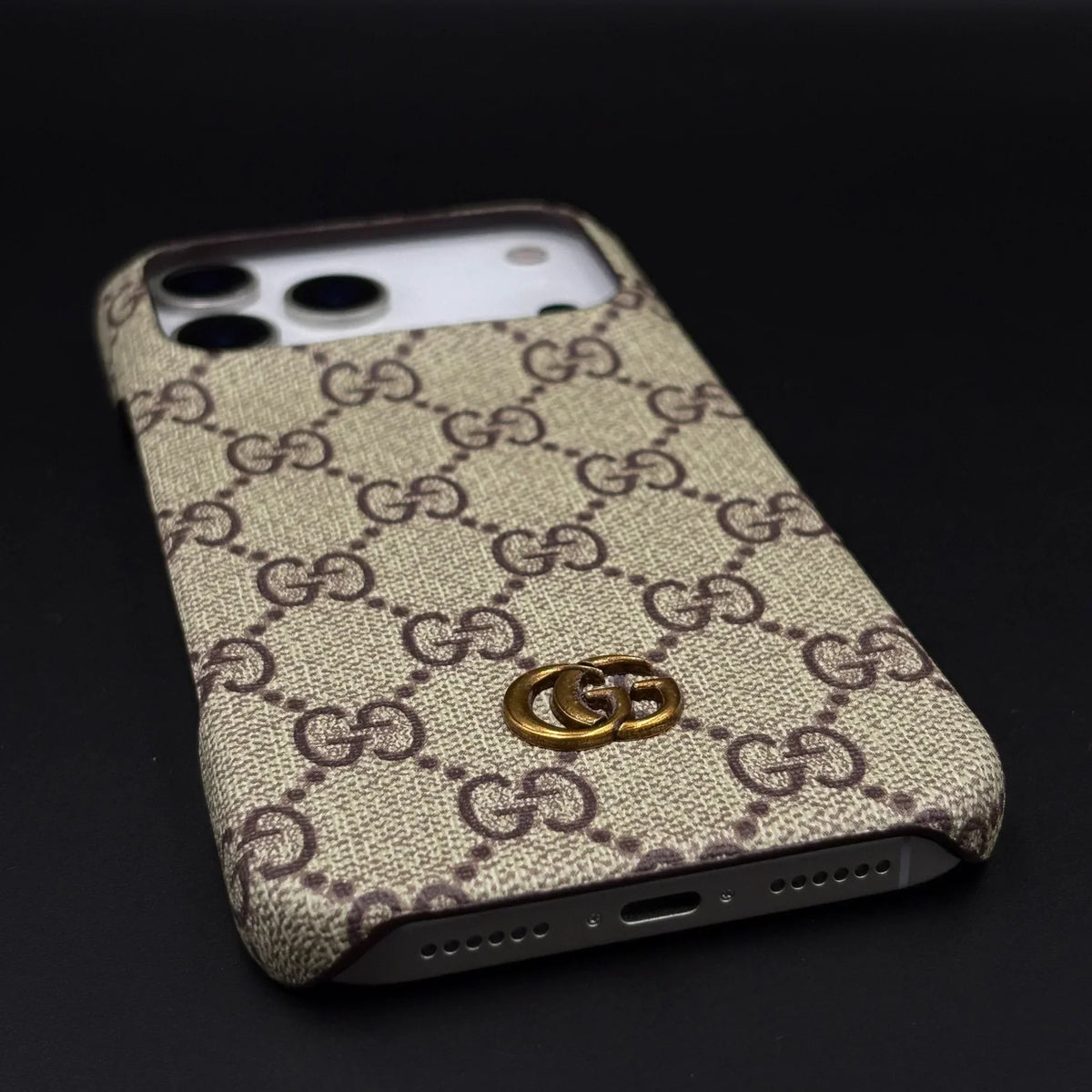 Ophidia Gucci iPhone 18 Pro Case – Beige GG Canvas Pattern